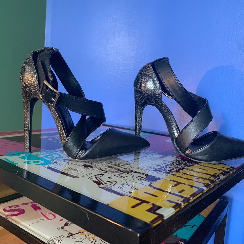 Elegant Black and snakeskin Strappy Heels